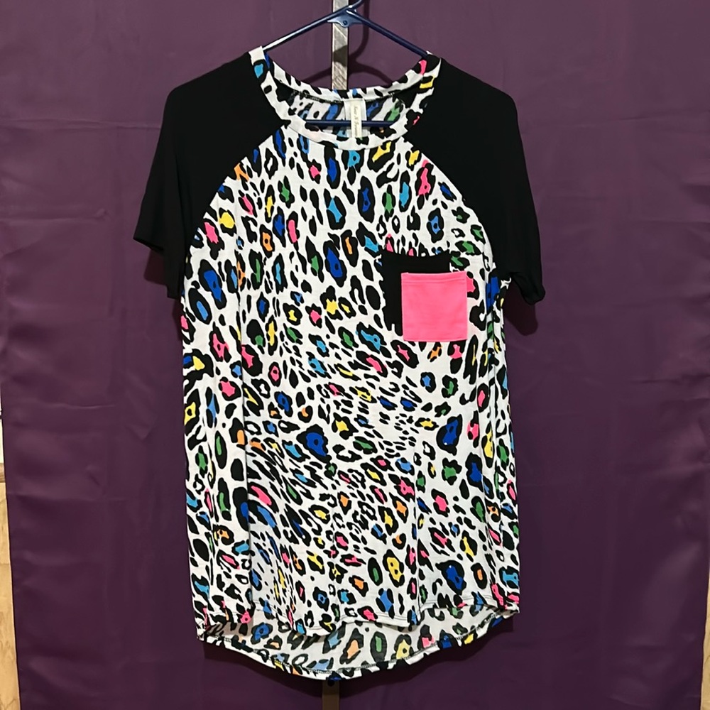Now N Forever Boutique blouse size L